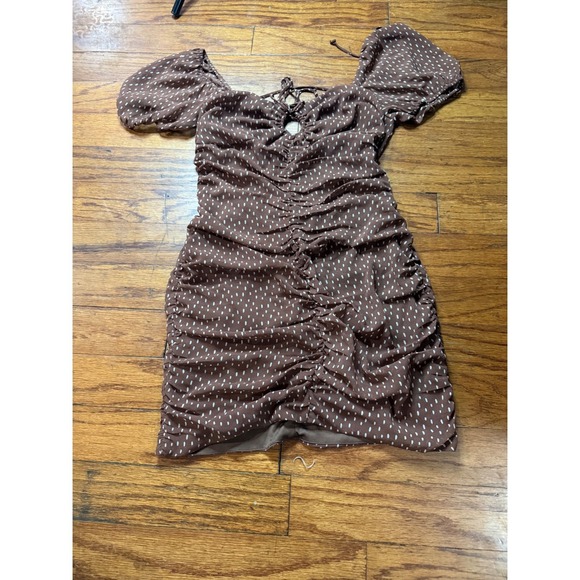Stella Laguna Beach Dresses & Skirts - Stella Laguna Beach Brown Dotted Ruched Puff Sleeve Lace Up Mini Dress Medium